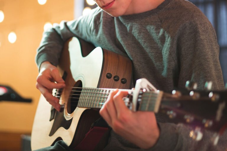 Top Music Schools Offering Guitar Lessons in San Francisco