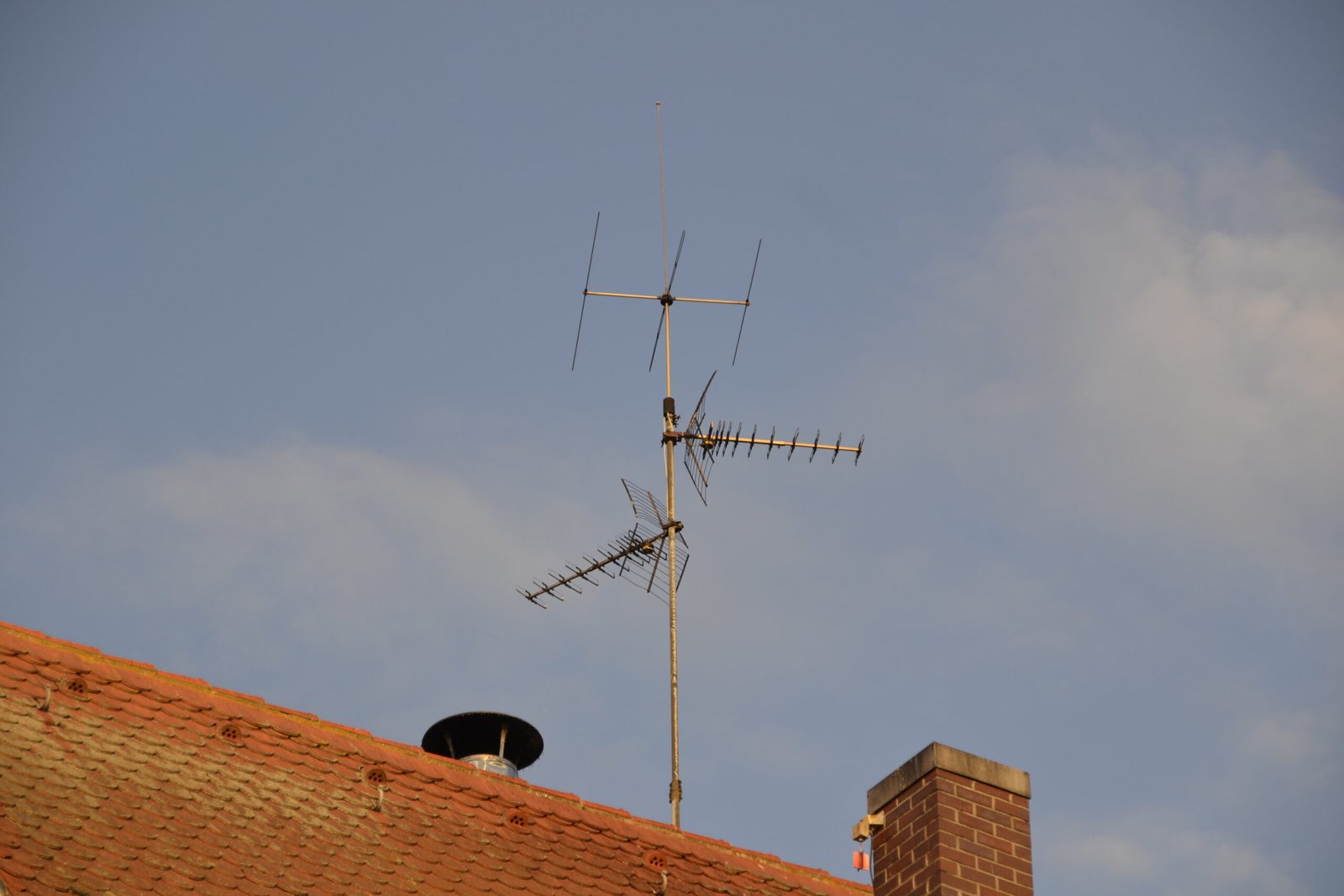 Outdoor HDTV Antennas