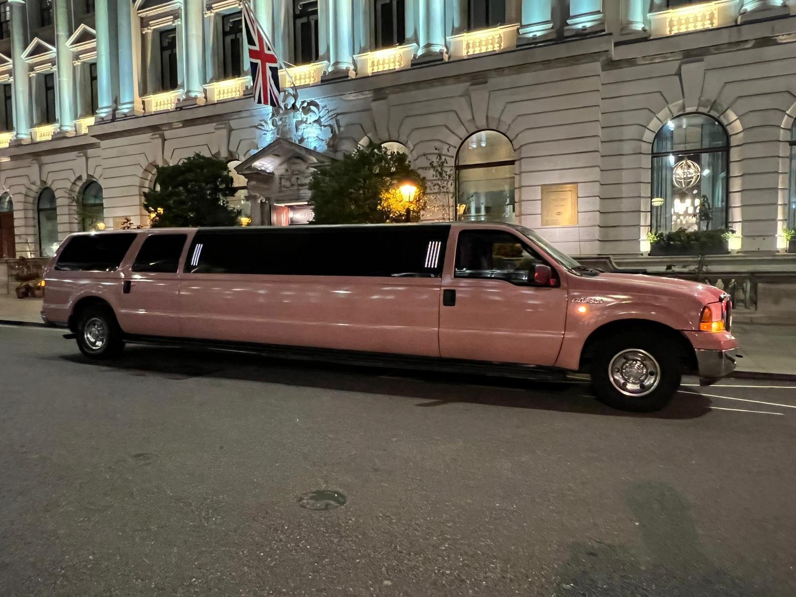 How Far in Advance Should You Book a Top limo for Hire London?
