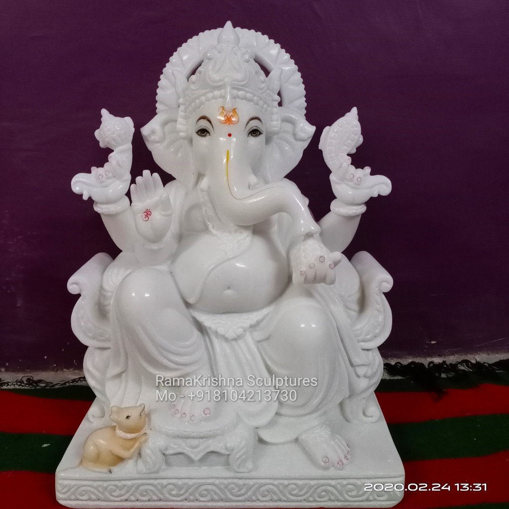 white Ganesh murti